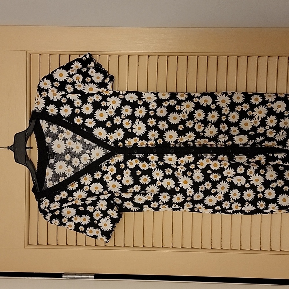 Forever 21 dress flowers medium